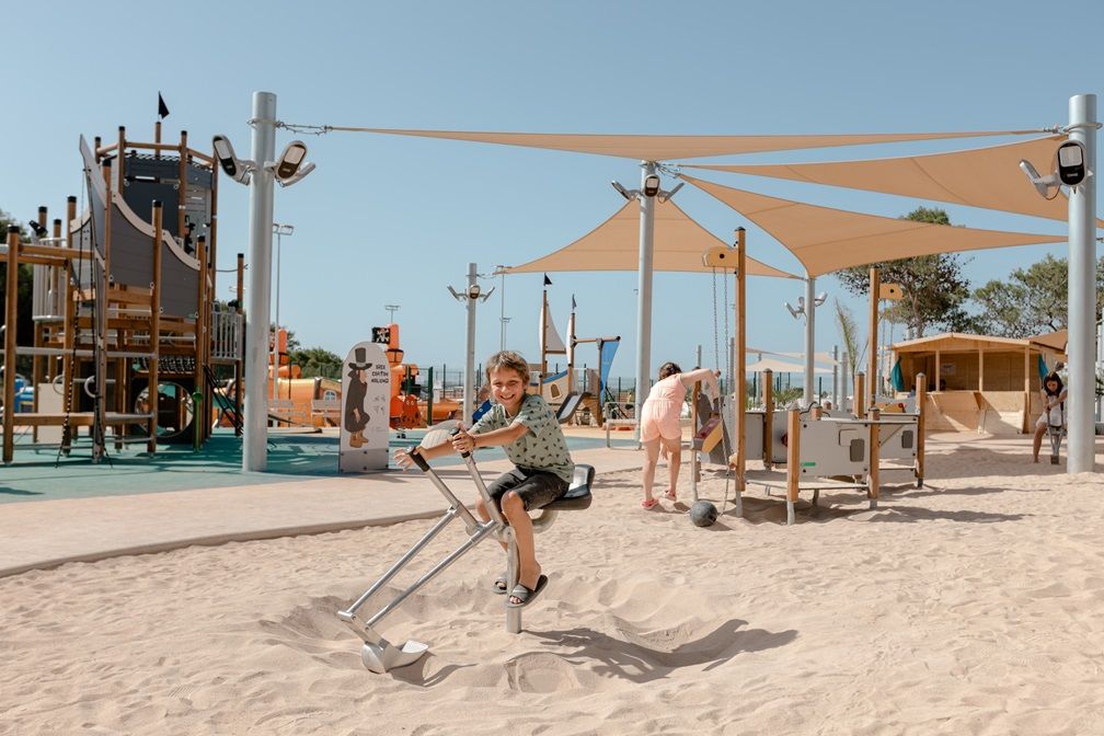 Club Hotel Aguamarina: Watercarpet