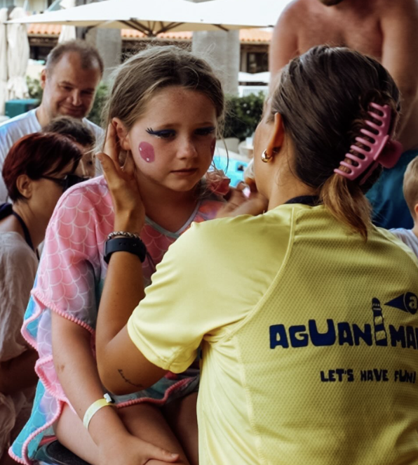 Club Hotel Aguamarina: Malowanie koszulek